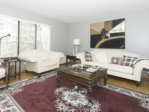 3rd image of 252 George St APT A