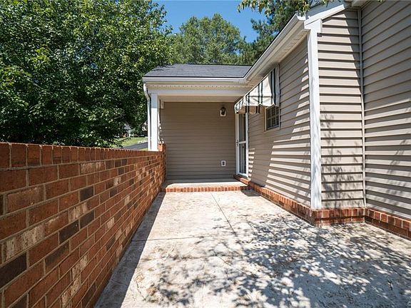 2nd image of 7500 Potters Ct
