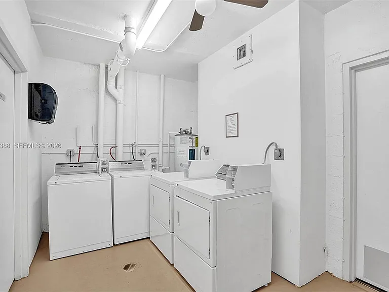 400 N Riverside Dr #214 — Photo 27