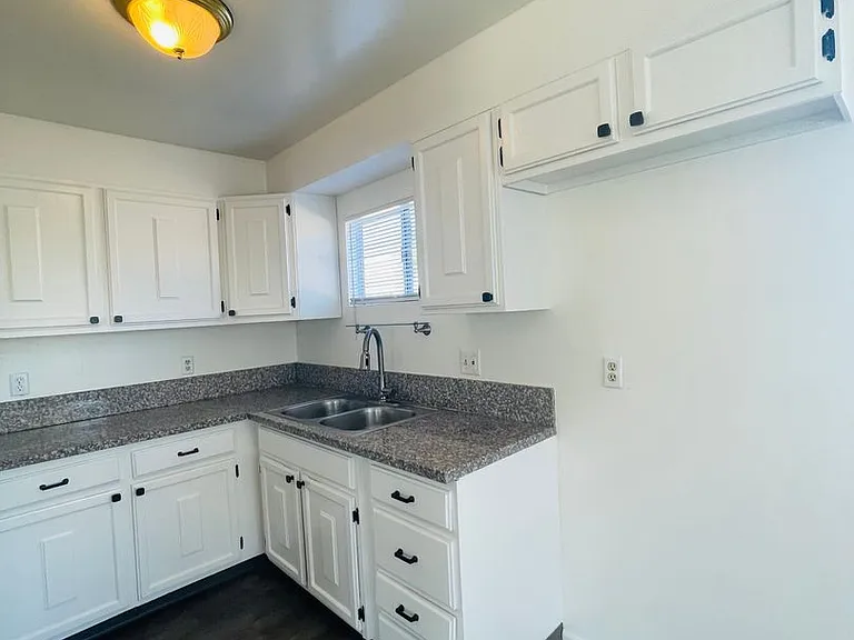 129 E Santa Ana St — Photo 11