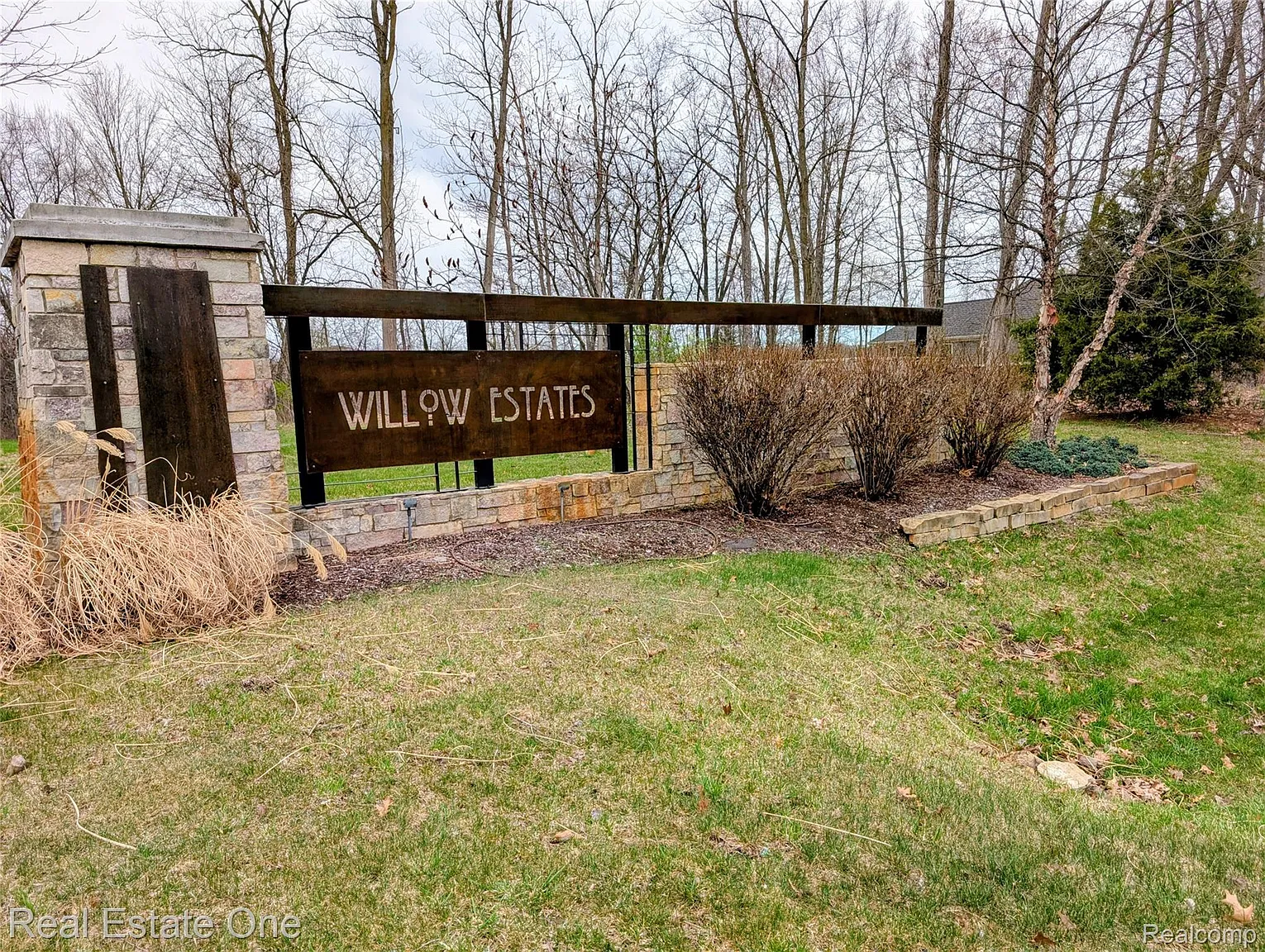 508 Woodstone Ct photo 1