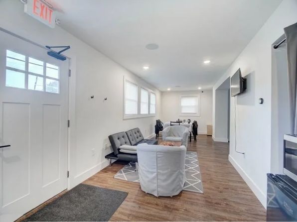 721 N Wood Ave #4