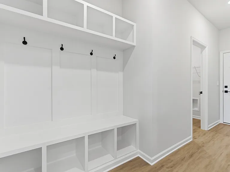 170 Saddle St — Photo 16