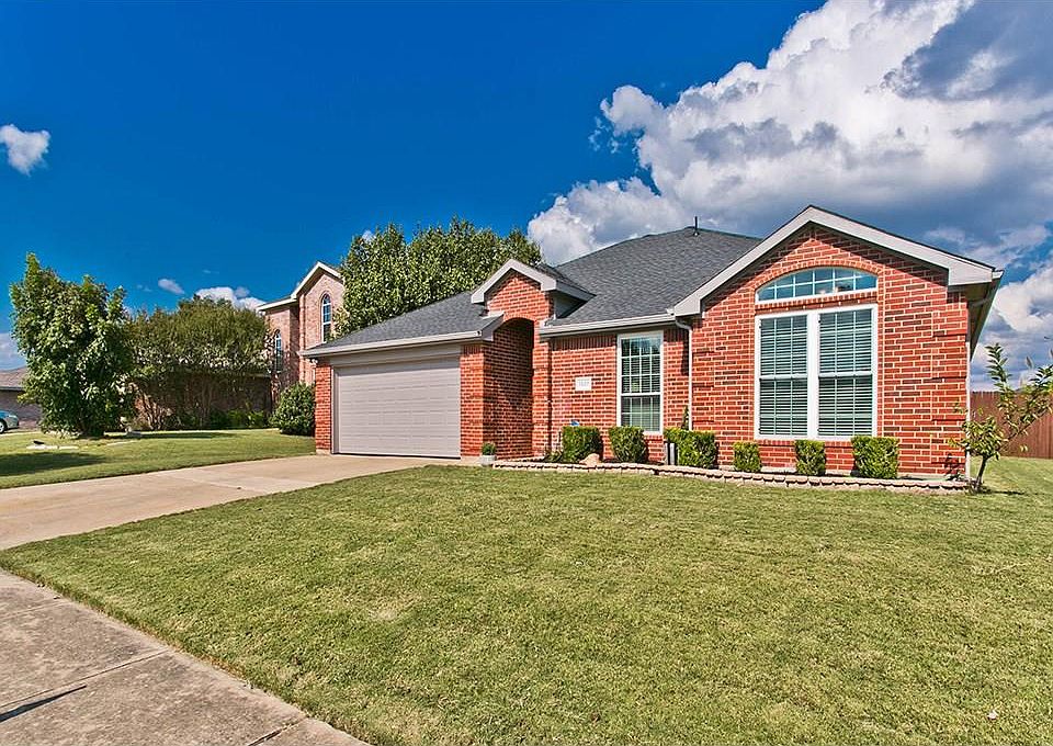 1st image of 1027 Hall Dr