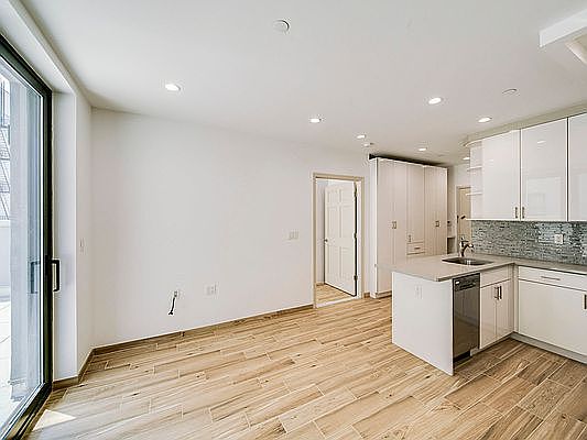 3rd image of 30-77 31st St #5R