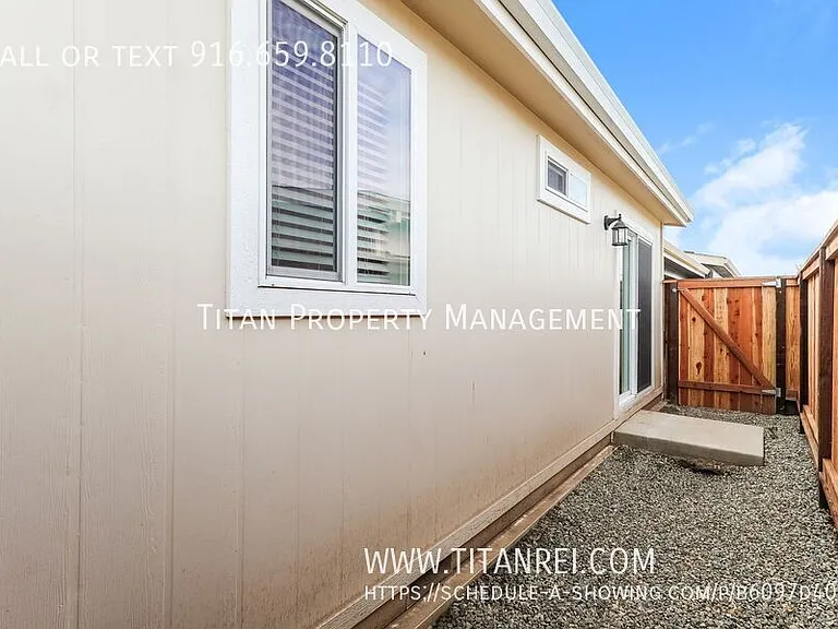 313 Vandenberg Cir #A — Photo 11