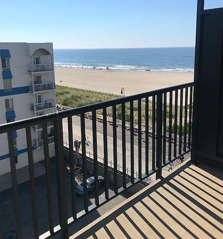 1st image of 25 Franklin Blvd #7CC