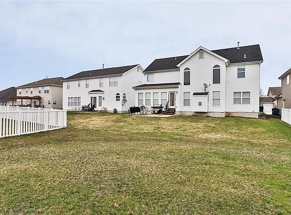 5th image of 4012 Ashbury Crossing Dr