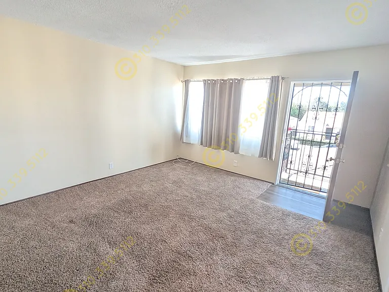 5443 E 6th St — Photo 11