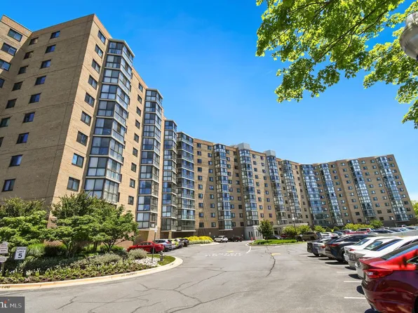 3330 N Leisure World Blvd #5229, Silver Spring, MD 20906