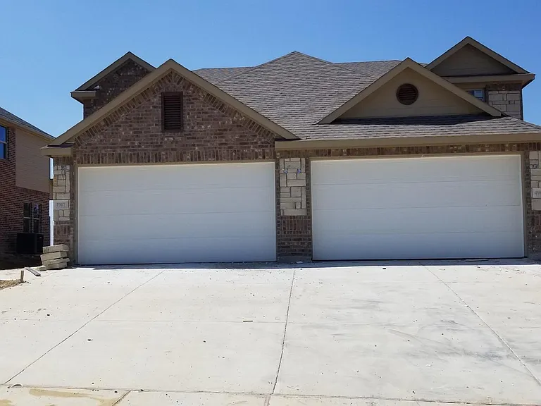 4907 Villas Dr — Photo 8