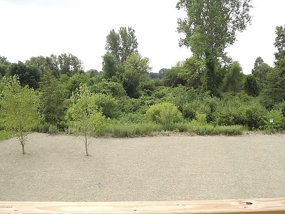 3rd image of 522 Ivy Grove South NW #Nw