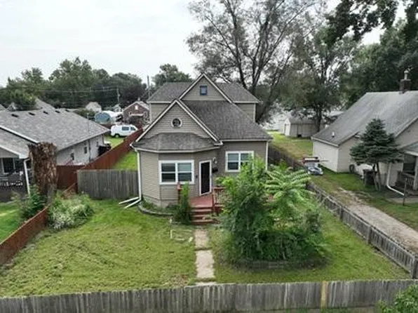 2821 E Walnut St, Des Moines, IA 50317