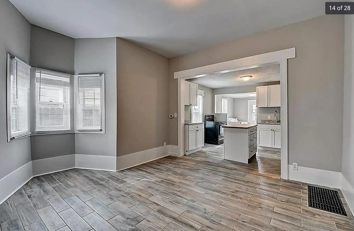 1017 Lexington Ave photo 1