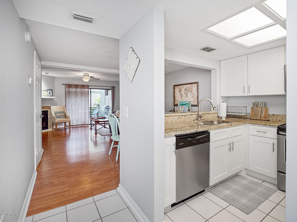 1st image of 155 Cranes Lake Dr #155