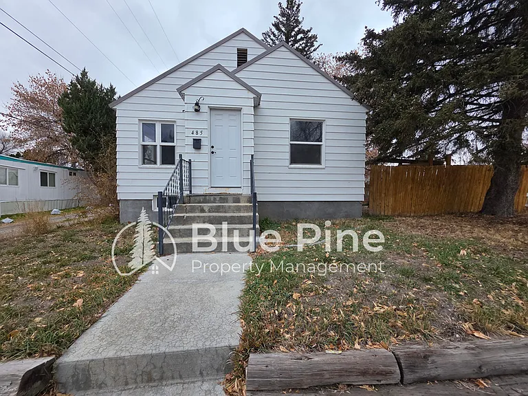 485 N Higbee Ave — Photo 1