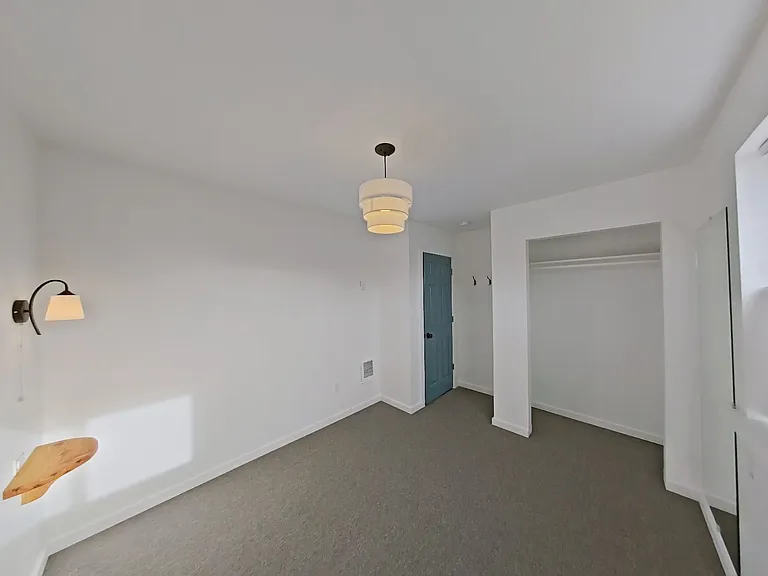 622 NW Fairmont St — Photo 9