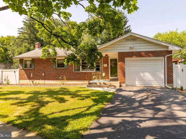 3076 Westminster Rd, Bethlehem, PA 18017