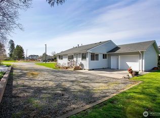 684 D St, Blaine, WA 98230