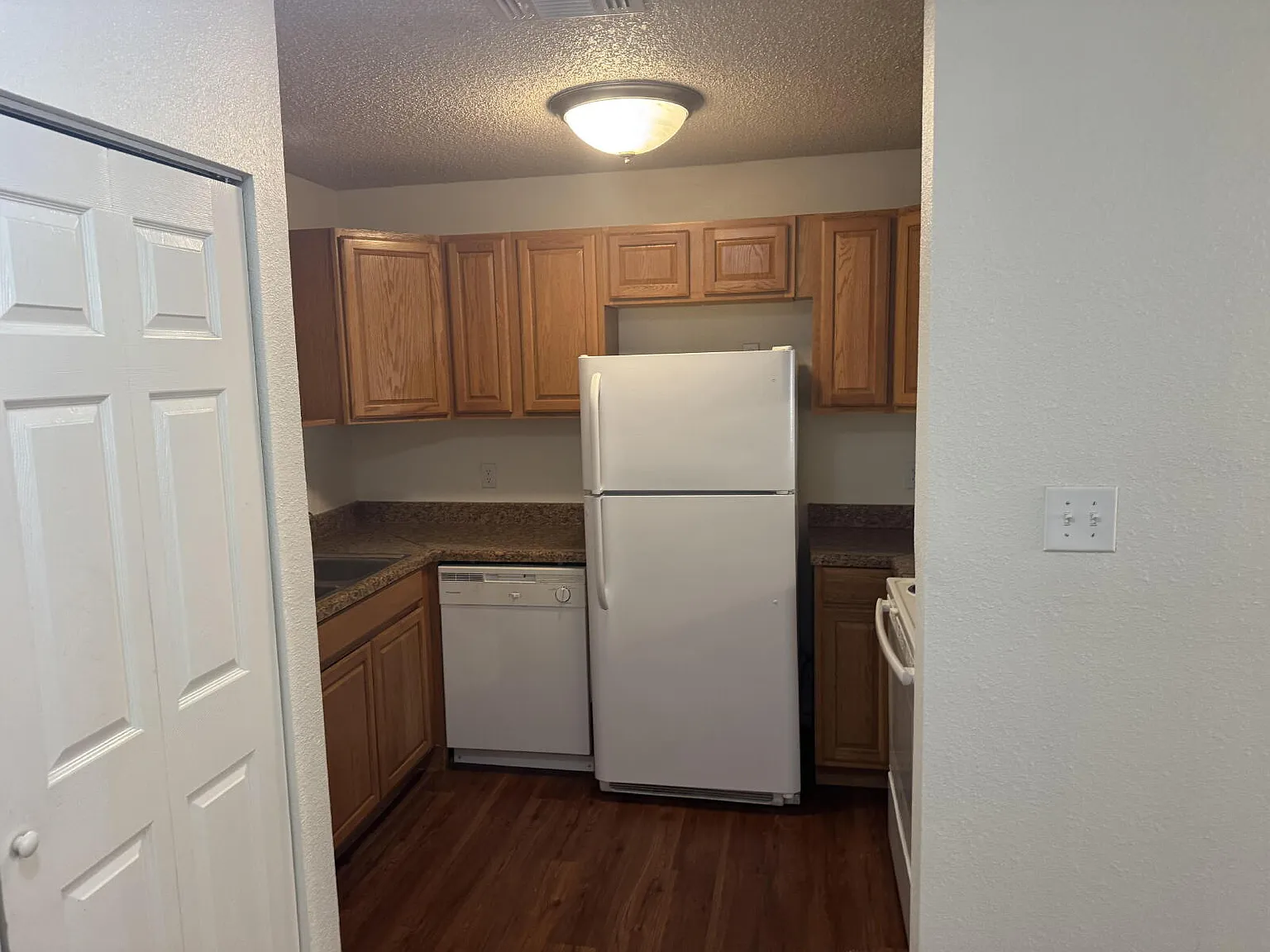 1 bed, 1.0 bath, 680 sqft, $825 — Photo 3