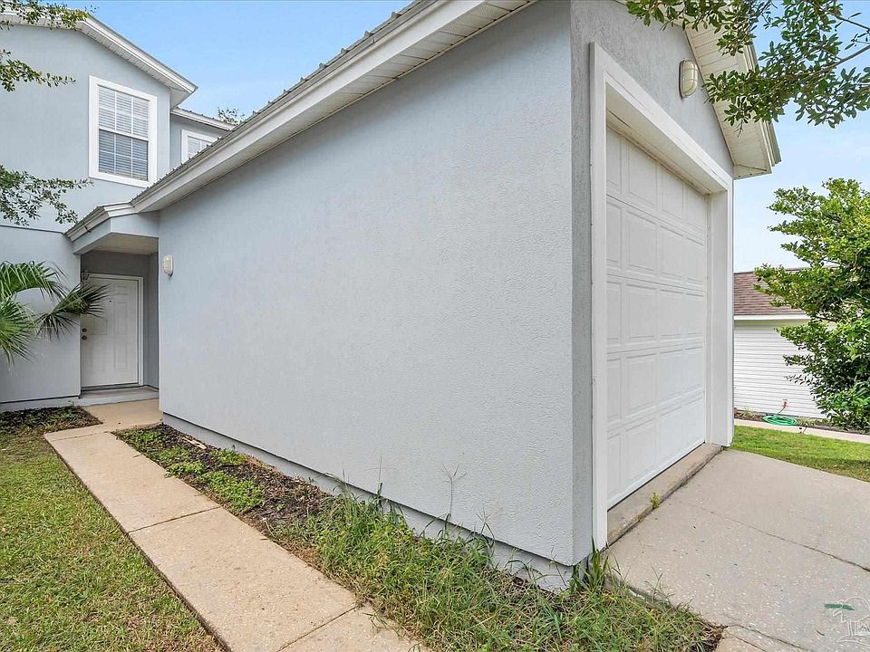 1st image of 2745 Bay Club Dr