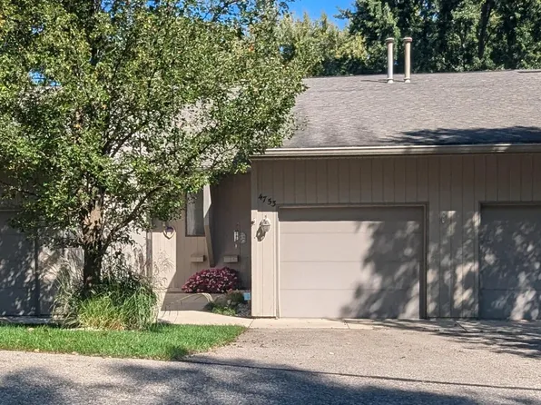 4753 Rockvalley Dr NE, Grand Rapids, MI 49525