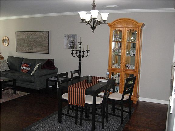 3rd image of 108 Millers Ln