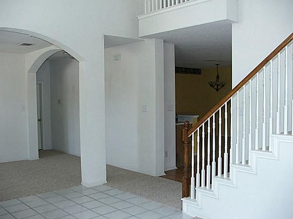 4th image of 460 Valley View Dr