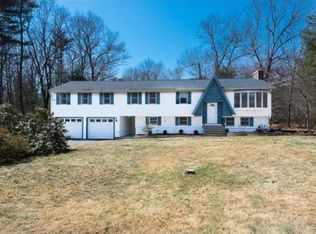 44 Charles St, Georgetown, MA 01833