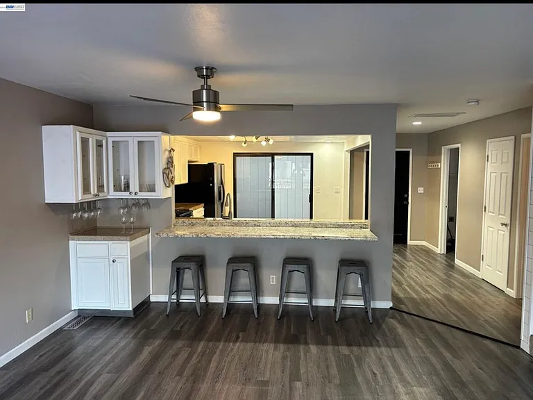 2043 Sand Point Rd — Photo 3