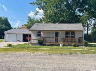204 Oak St, Odin, IL 62870