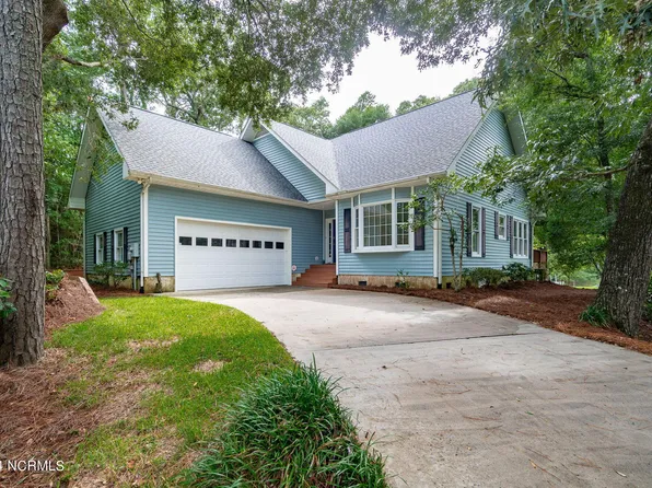 105 Elm Court, Pine Knoll Shores, NC 28512