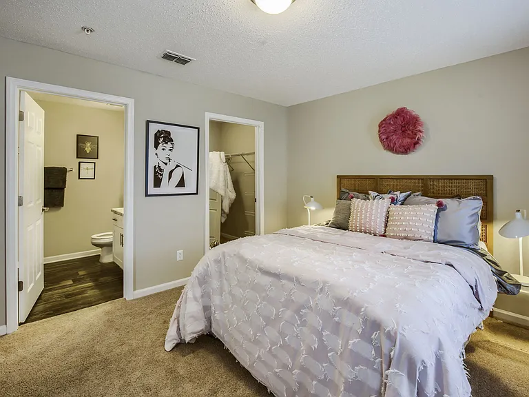 Azalea Ridge Apartments — Photo 9