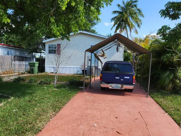 21631 NW 8th Ct, Hollywood, FL 33029