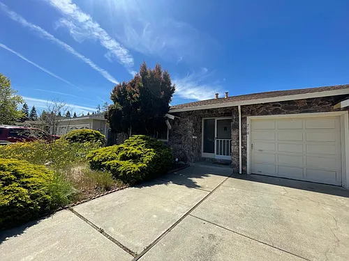 716 Muir Dr Photo 1