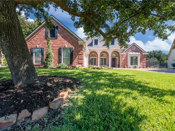 1205 Camden Ct, Woodway, TX 76712
