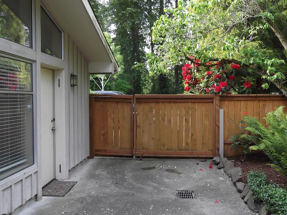 1st image of 3860 Surber Dr NE