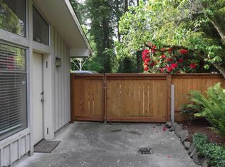 3860 Surber Dr NE, Seattle, WA 98105