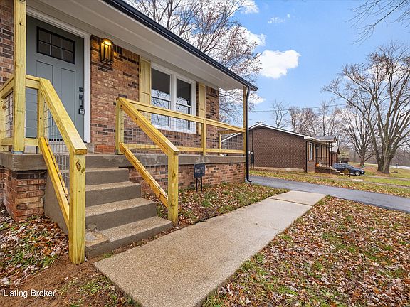 3rd image of 50 New Castle Ln