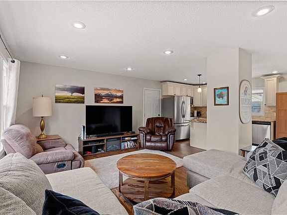 4th image of 6439 Melrose Ln