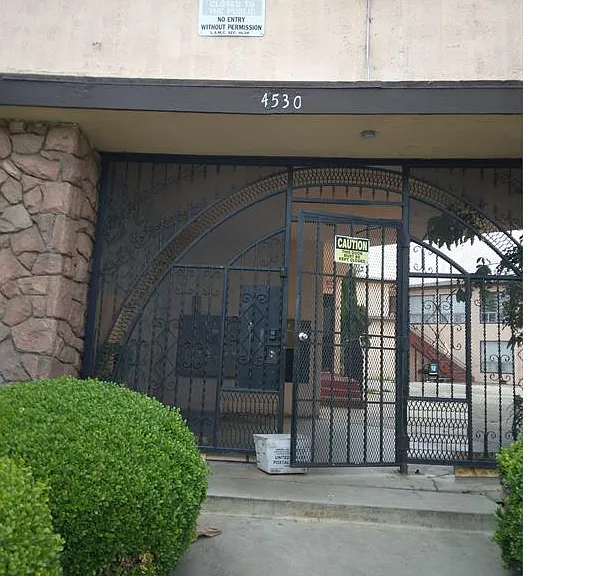 4530 Coliseum St #6 — Photo 1