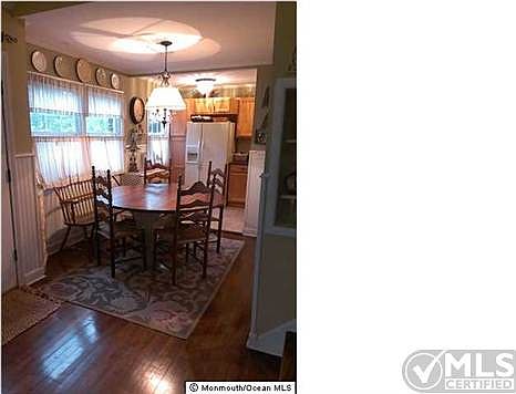 5th image of 54 Maplewood Dr