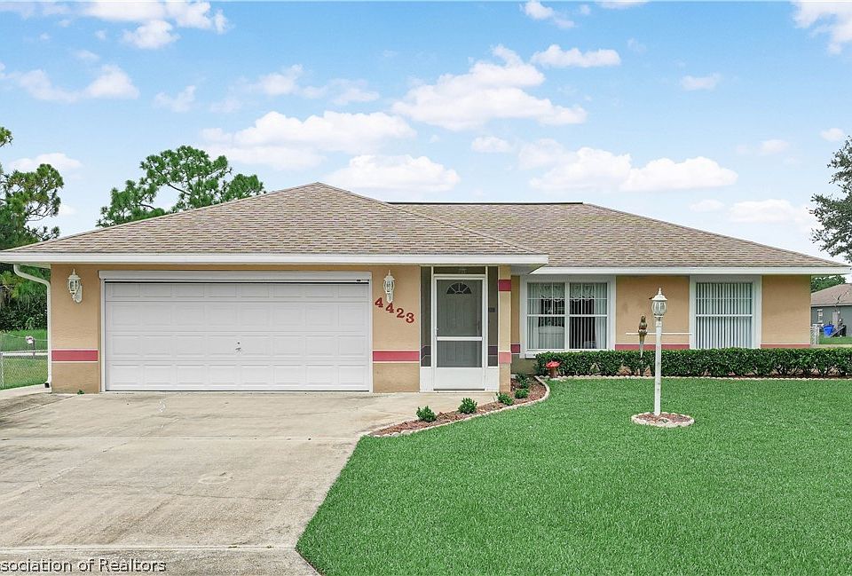 1st image of 4423 Loquat Rd