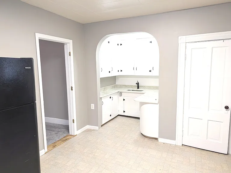 685 Massabesic St #2 — Photo 3