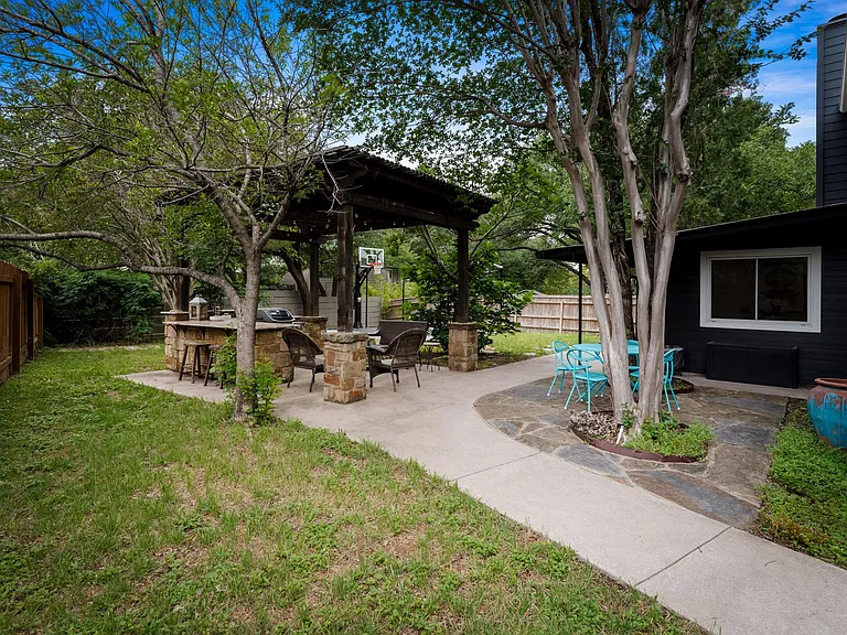 11600 Parkfield Dr — Photo 27