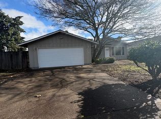 529 Panda Loop, Eugene, OR 97401