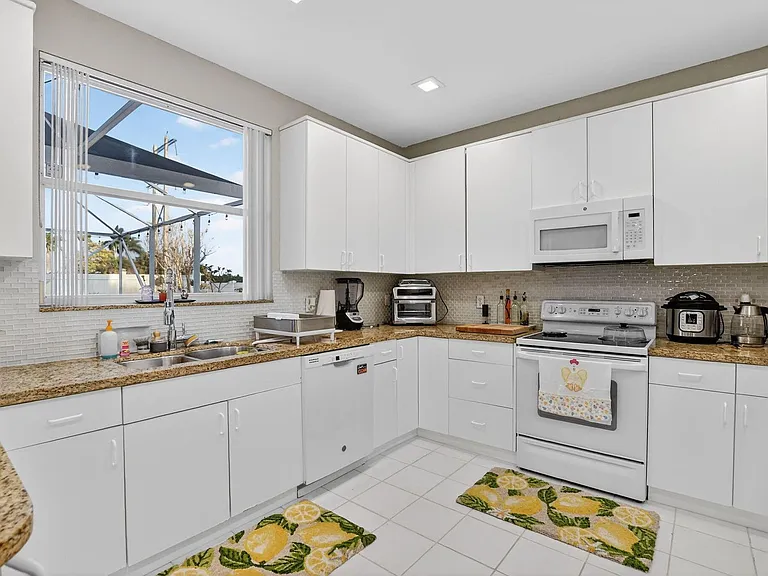 18280 Coral Isles Dr #0 — Photo 36
