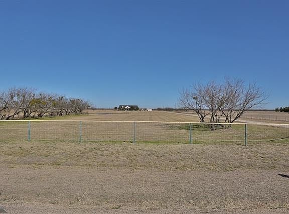 3rd image of 426 Miller Ln