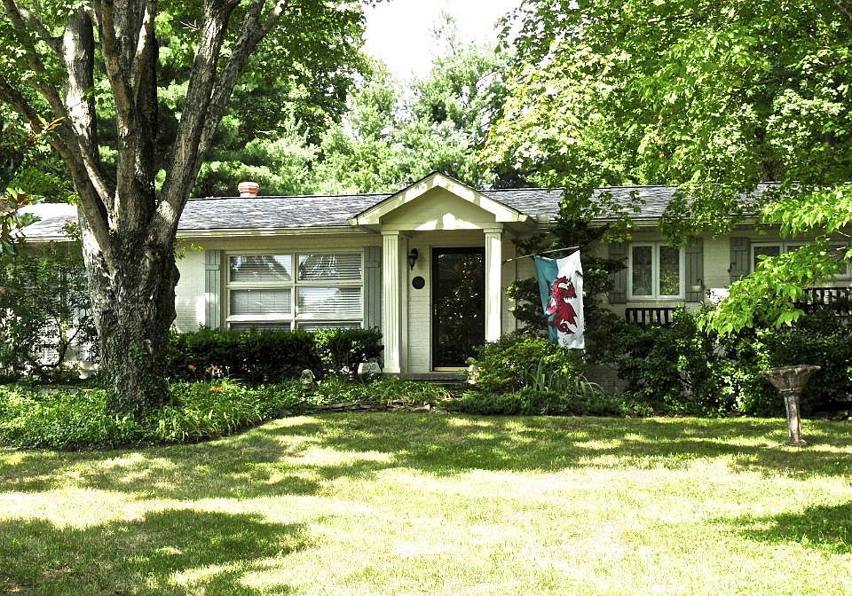 1108 Burton Road