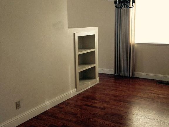 4th image of 713 Crocus Dr